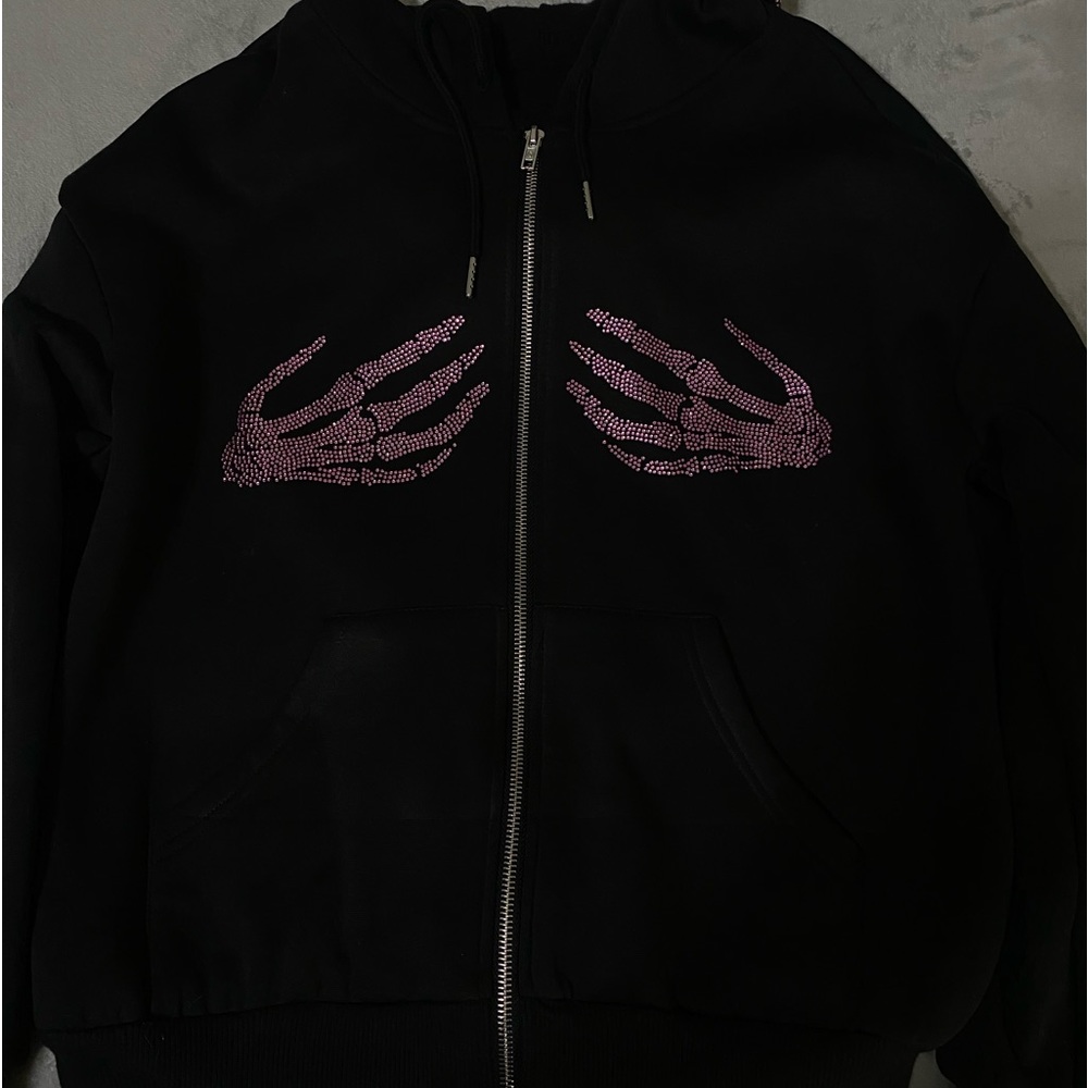 Black skull rhinestone zip up sweater